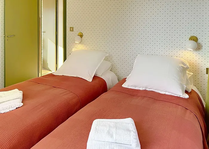 Casa vacanze Maison D'exception à 80m De La Avec Accès Direct, Proche Commerces, Terrasse, Bbq, Wifi Inclus - Fr-1-361-375